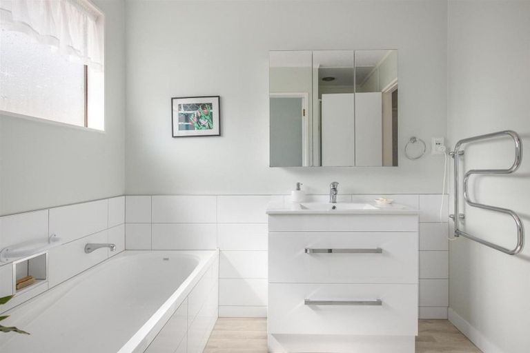 Photo of property in 391a Karori Road, Karori, Wellington, 6012