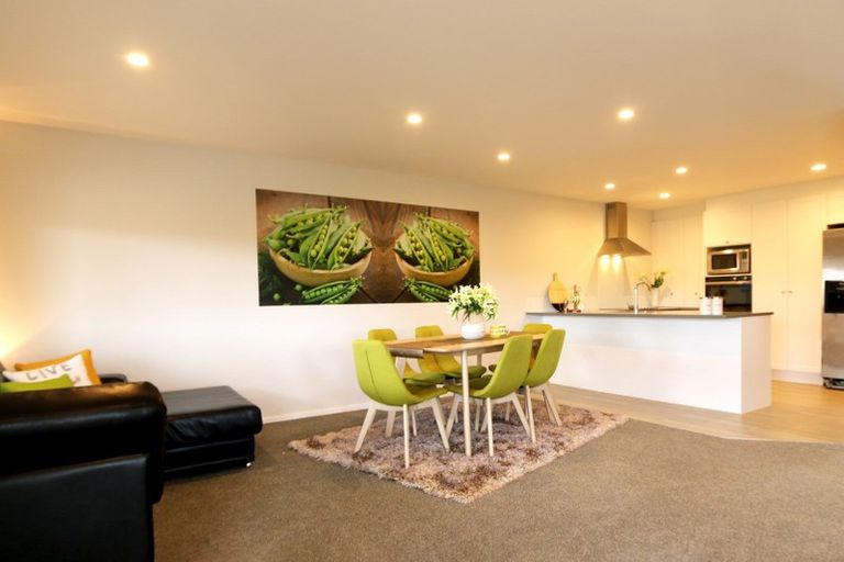 Photo of property in 5e Melia Place, Stanmore Bay, Whangaparaoa, 0932