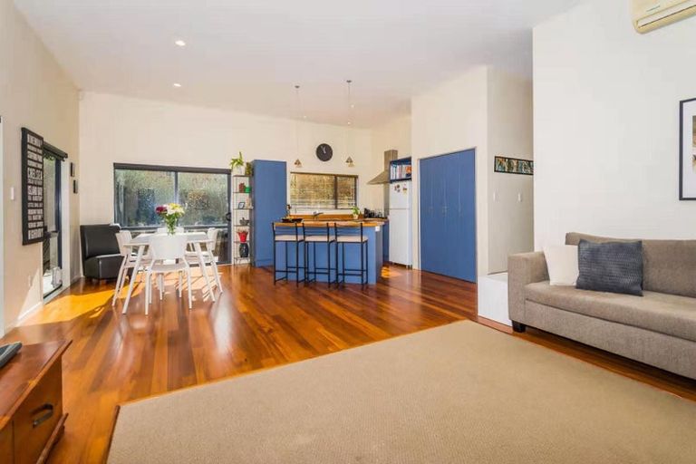 Photo of property in 12 Daldys Bush Lane, Bayview, Auckland, 0629