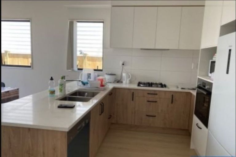 Photo of property in 24 Minhas Road, Papakura, 2110