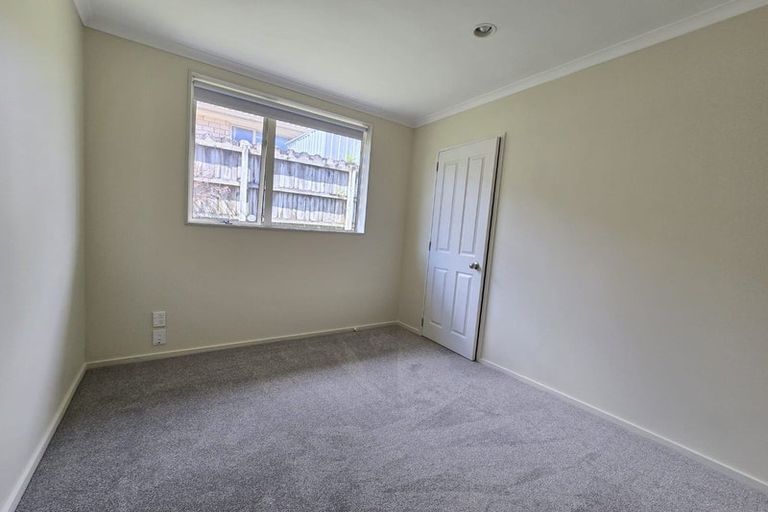 Photo of property in 182 Keri Vista Rise, Papakura, 2110