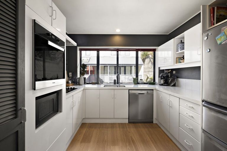 Photo of property in 14u8 Harriett Street, Thorndon, Wellington, 6011