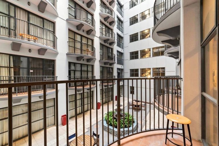 Photo of property in Atrium Apartments, 2h/154 The Terrace, Wellington Central, Wellington, 6011