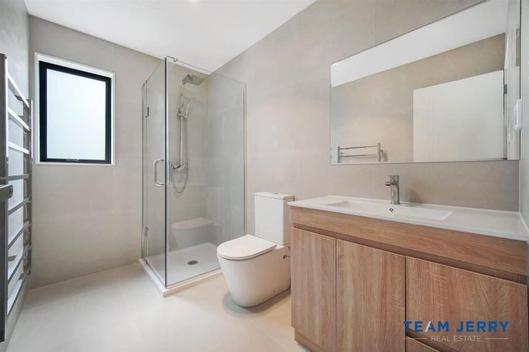 Photo of property in 1 Papauma Place, Papakura, 2110