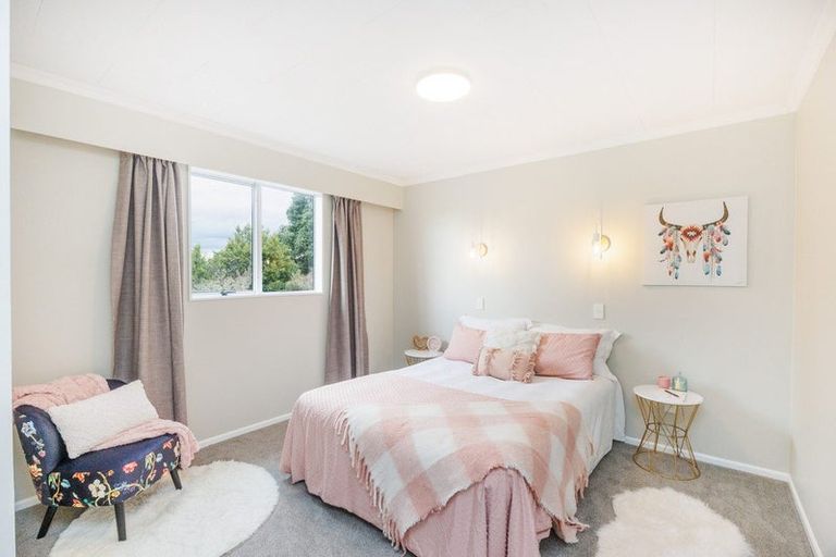 Photo of property in 20 Karina Terrace, Roslyn, Palmerston North, 4414