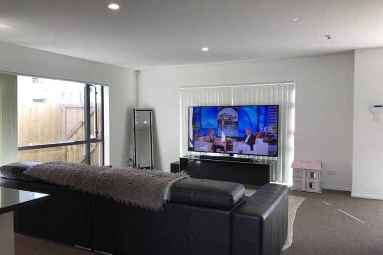 Photo of property in 38 Hollowout Street, Takanini, 2112
