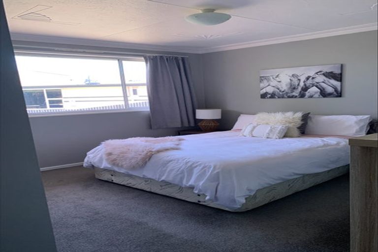 Photo of property in 50 Kilmarnock Street, Wallacetown, 9816