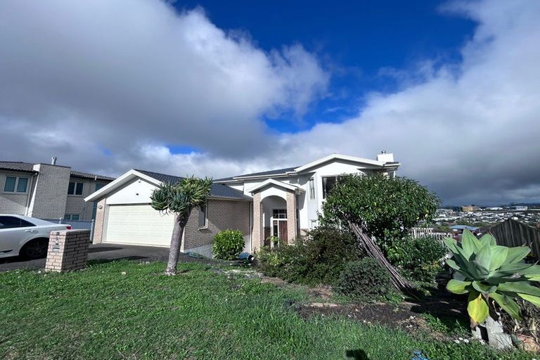 Photo of property in 42 Ballymore Drive, Pinehill, Auckland, 0632