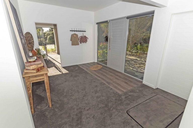 Photo of property in 1 Lakeside Terrace, Westport, 7892