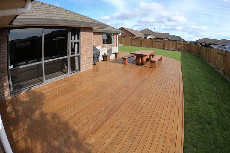 Photo of property in 3 Nevada Way, Kelvin Grove, Palmerston North, 4414