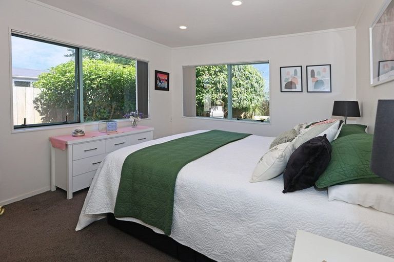 Photo of property in 2/22 Septimus Place, Henderson, Auckland, 0612