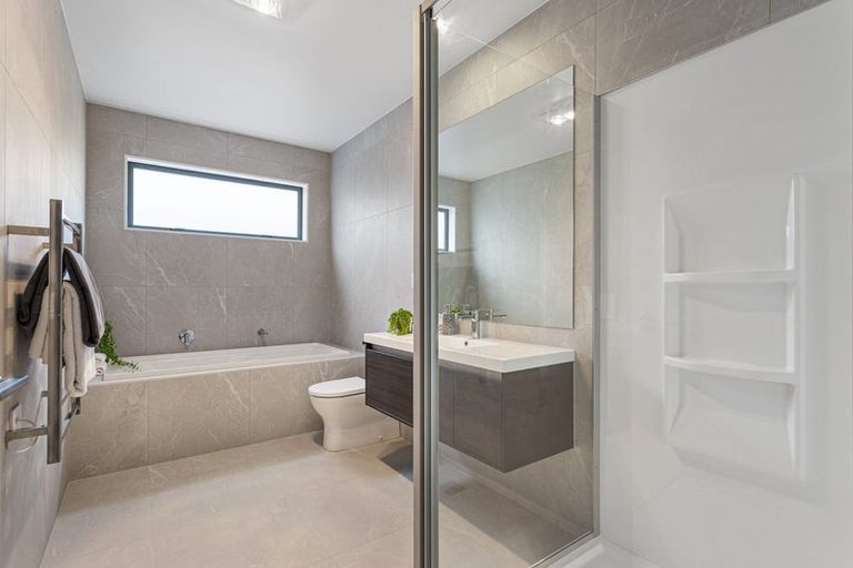 Photo of property in 29 Tiromoana Drive, Red Beach, 0932