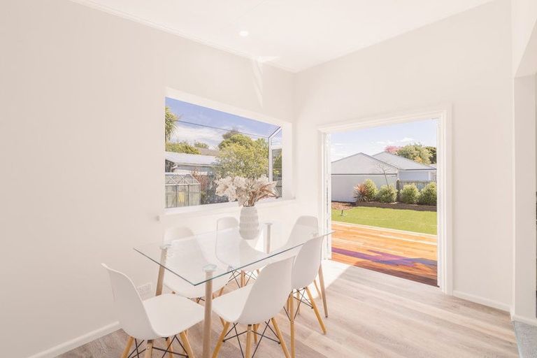 Photo of property in 20 Derrett Place, Saint Martins, Christchurch, 8022