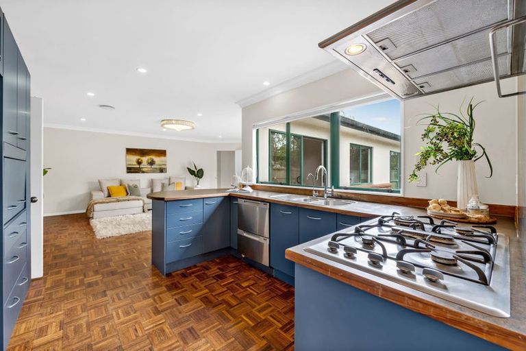 Photo of property in 20 Ardkeen Place, East Tamaki, Auckland, 2016
