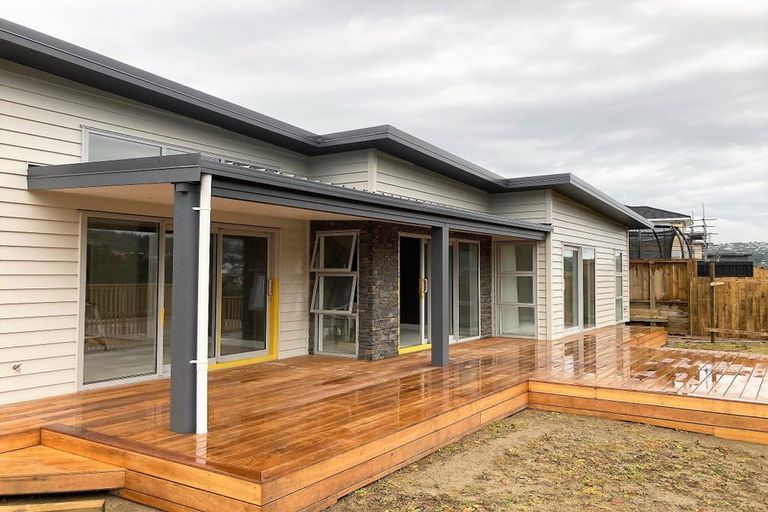 Photo of property in 24 Farnworth Terrace, Churton Park, Wellington, 6037