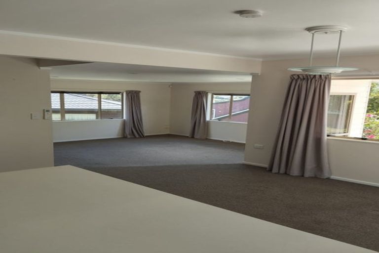 Photo of property in 21 Redfern Lane, Glenfield, Auckland, 0629
