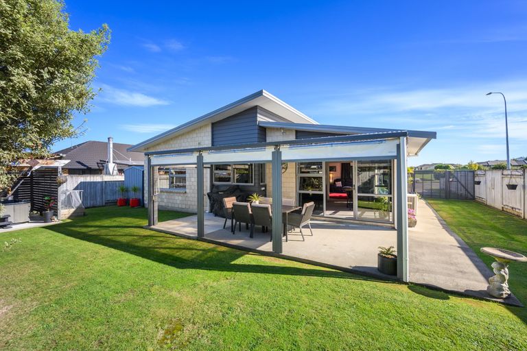 Photo of property in 99 Schnell Drive, Kelvin Grove, Palmerston North, 4414