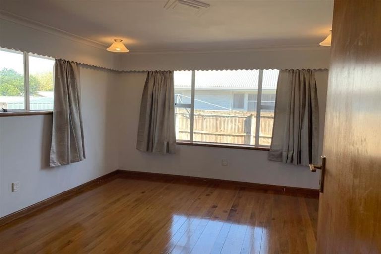 Photo of property in 143 Kendal Avenue, Burnside, Christchurch, 8053