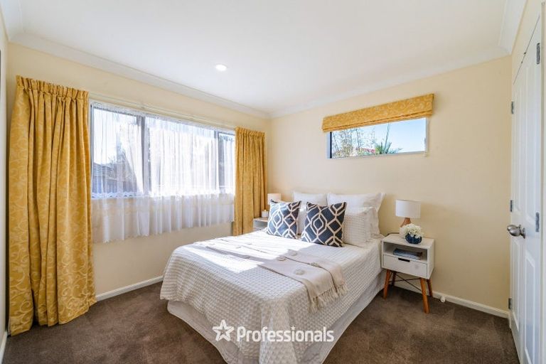 Photo of property in 33 Moana Grove, Waiwhetu, Lower Hutt, 5010