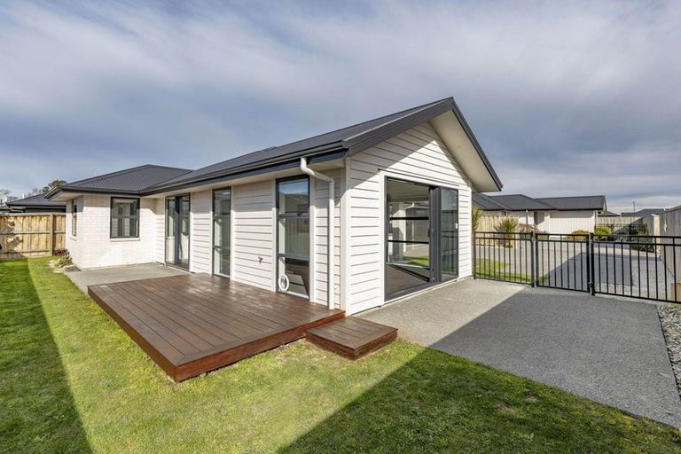 Photo of property in 82a Watkins Drive, Rangiora, 7400
