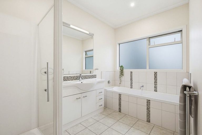Photo of property in 18 Pukemere Way, Pukerua Bay, 5026