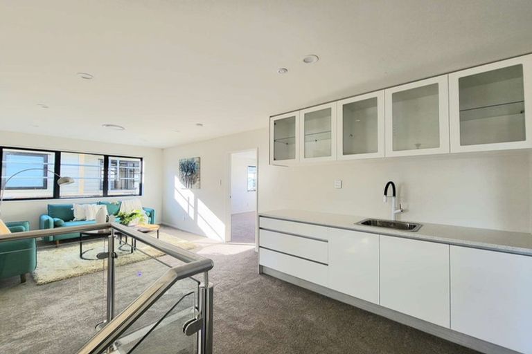 Photo of property in 62 Drumbuoy Drive, Flat Bush, Auckland, 2019