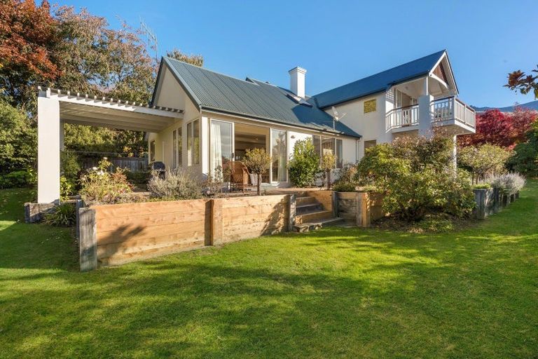 Photo of property in 76 Meadowstone Drive, Wanaka, 9305