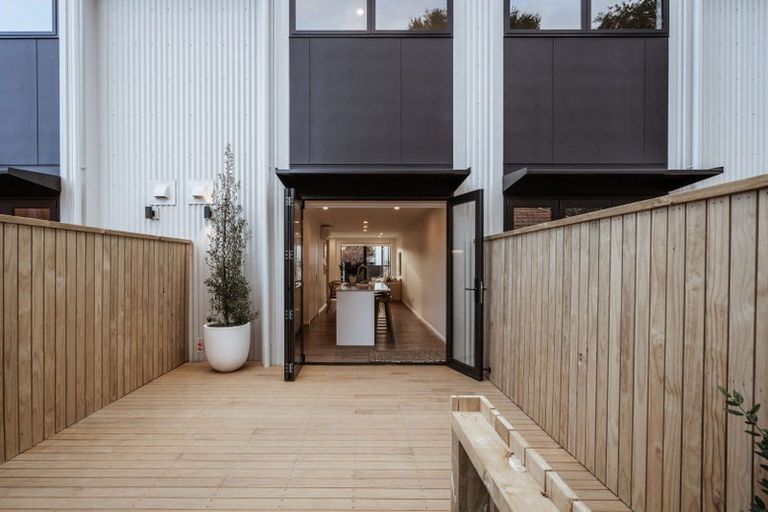 Photo of property in 7 Clayton Lane, Tauranga South, 3112