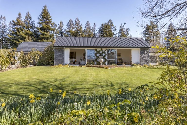 Photo of property in 72 Oakgrove Drive, Rangiora, 7400