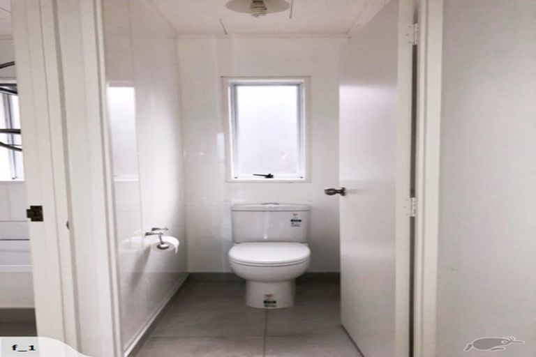 Photo of property in 11 Kearney Place, Massey, Auckland, 0614