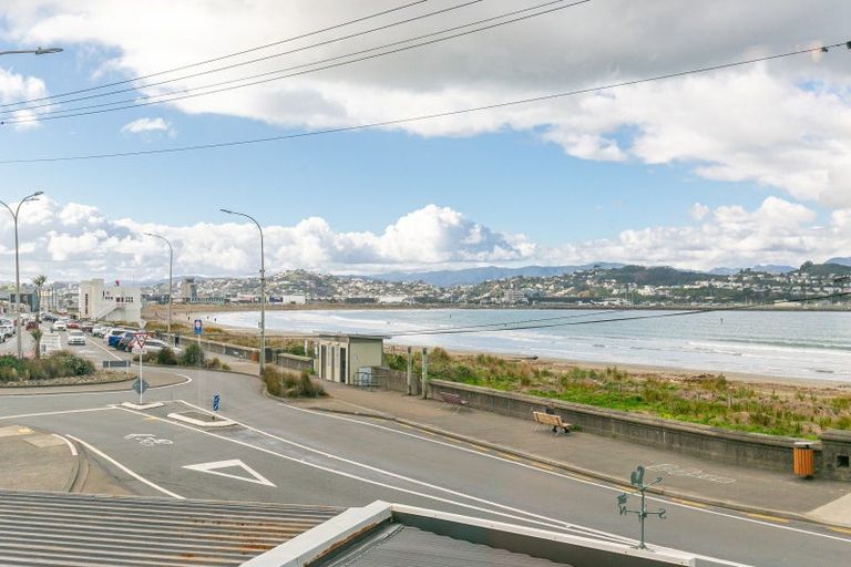 Photo of property in 230 Queens Drive, Lyall Bay, Wellington, 6022