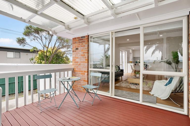Photo of property in 4/123 Birkdale Road, Birkdale, Auckland, 0626
