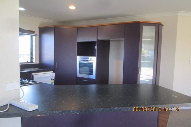 Photo of property in 48 Farnborough Drive, Nawton, Hamilton, 3200