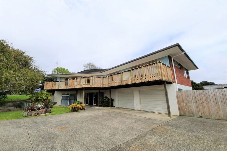 Photo of property in 7 Leewood Place, Pakuranga Heights, Auckland, 2010