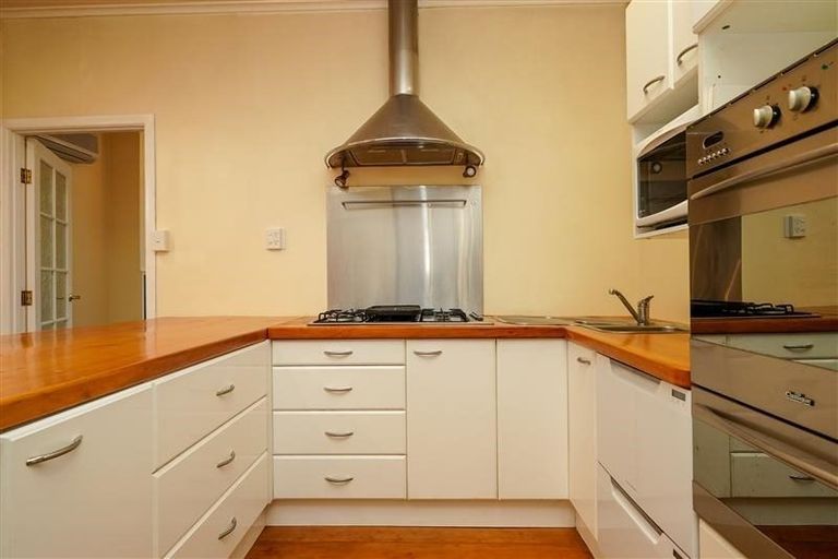Photo of property in 1 Moana Avenue, Bayswater, Auckland, 0622
