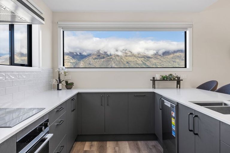 Photo of property in 60 Kirimoko Crescent, Wanaka, 9305