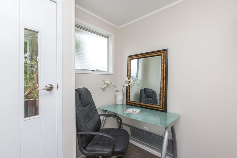 Photo of property in 14 Farwood Drive, Henderson, Auckland, 0612