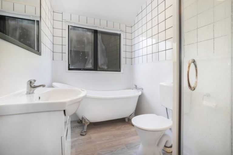 Photo of property in 60 Sailmaker Close, Whitby, Porirua, 5024