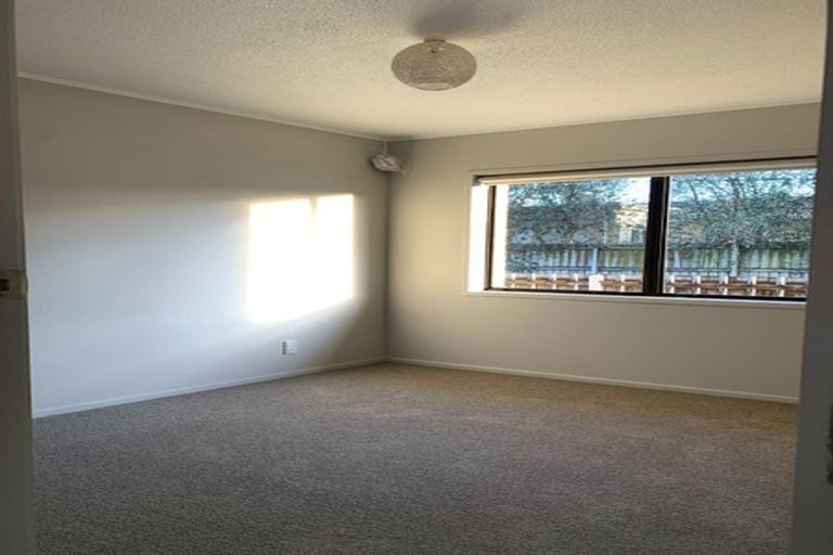Photo of property in 2/92 Nile Road, Milford, Auckland, 0620