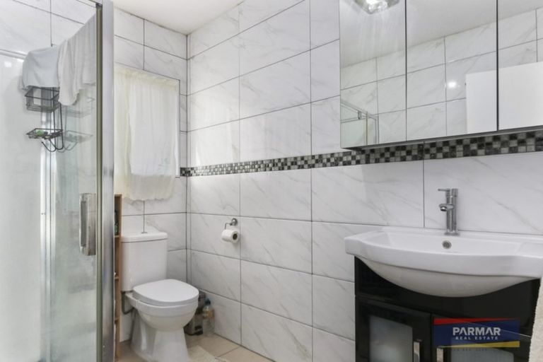 Photo of property in 64 Reynella Drive, Massey, Auckland, 0614