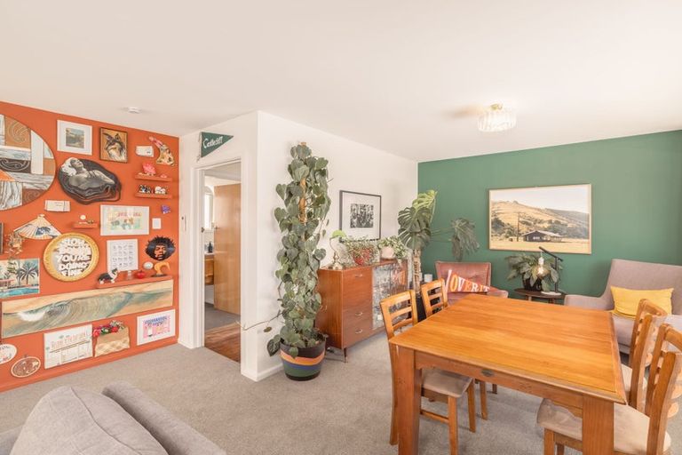 Photo of property in 6 Laing Crescent, Heathcote Valley, Christchurch, 8022