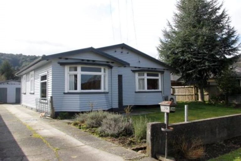Photo of property in 39 Dick Street, Reefton, 7830