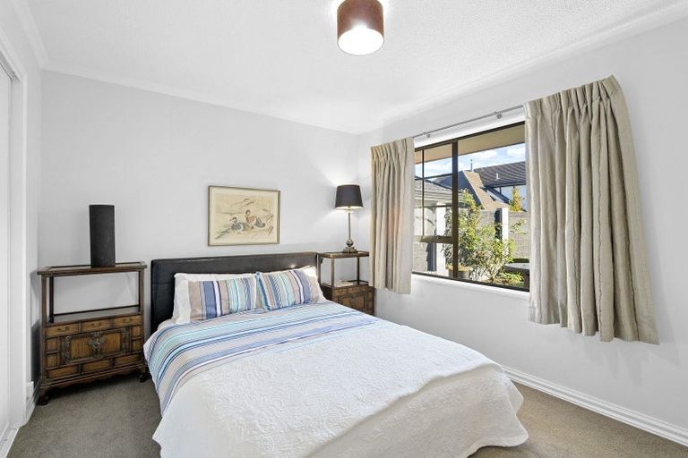 Photo of property in 2/84 Memorial Avenue, Ilam, Christchurch, 8053