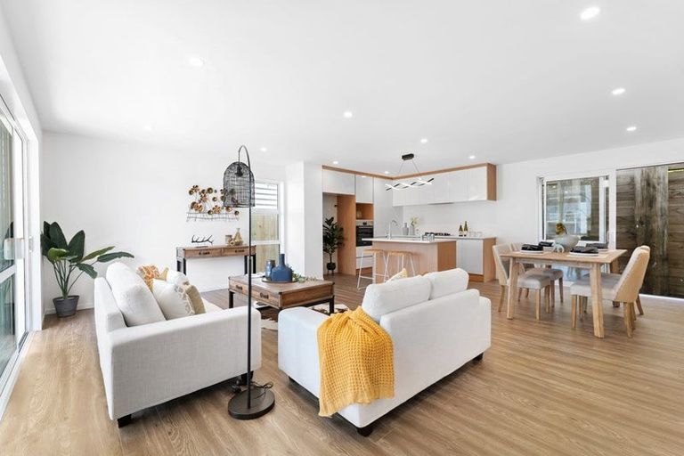 Photo of property in 5/4118a Great North Road, Glen Eden, Auckland, 0602