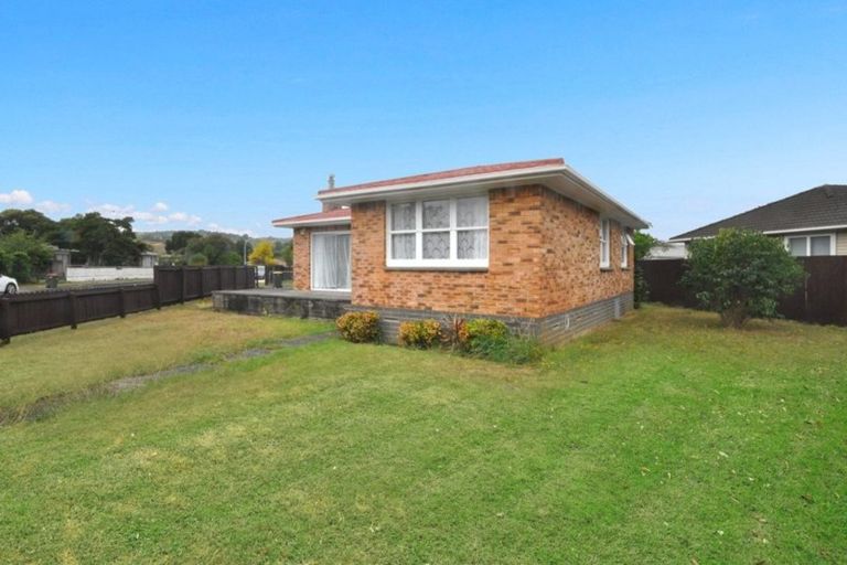Photo of property in 14 Harper Street, Papakura, 2110