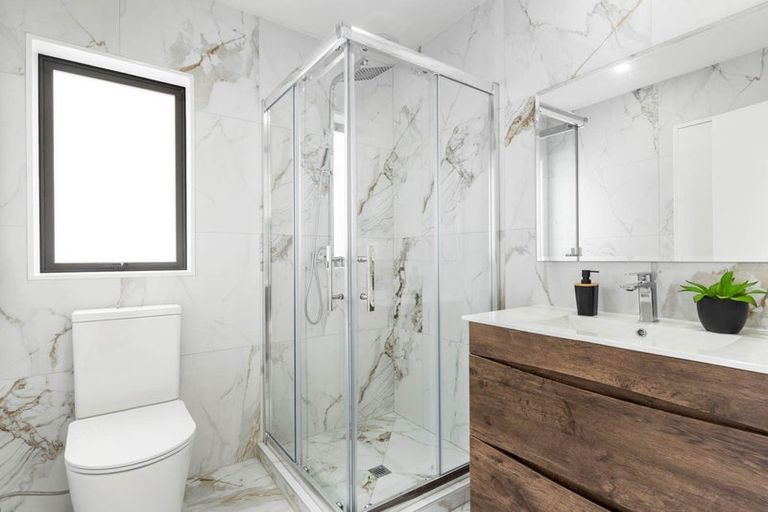 Photo of property in 1d Hollinbrigg Place, Manurewa, Auckland, 2102