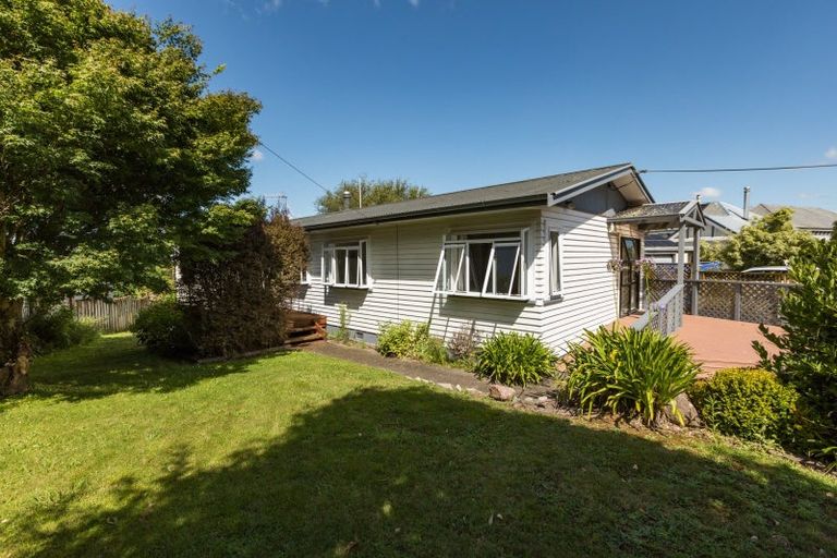 Photo of property in 25 Domain Road, Waipawa, 4210