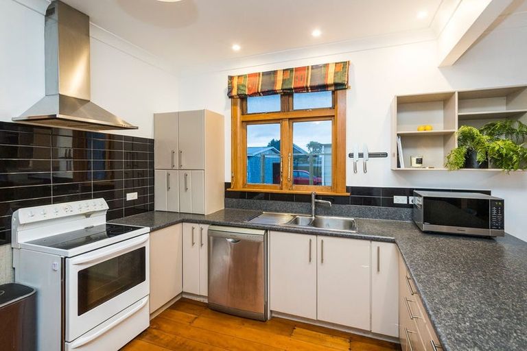 Photo of property in 442 Tremaine Avenue, Takaro, Palmerston North, 4410