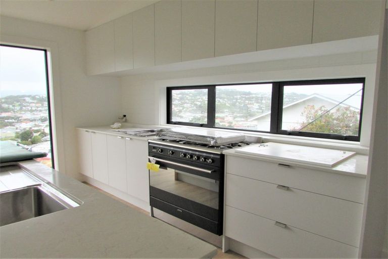 Photo of property in 84 Maupuia Road, Maupuia, Wellington, 6022