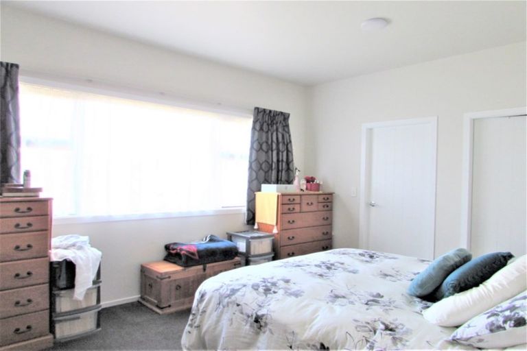 Photo of property in 23 King Charles Drive, Kingsley Heights, Upper Hutt, 5018